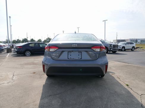 Used 2025 Toyota Corolla LE image 3