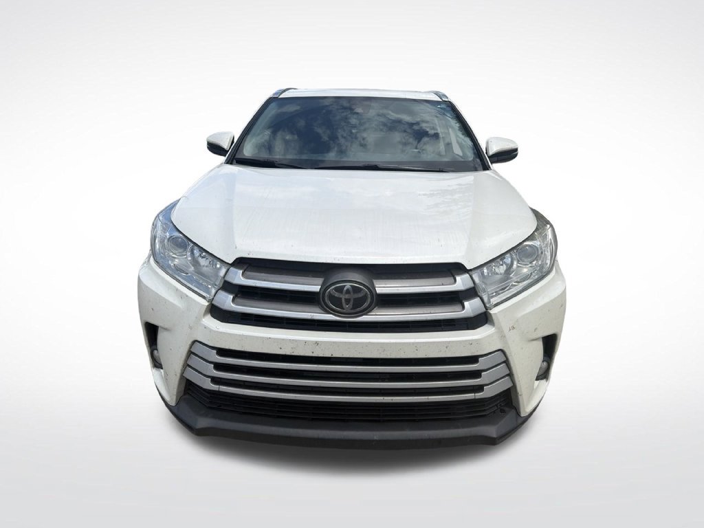 Used 2018 Toyota Highlander XLE FWD image 3