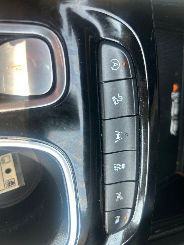 Used 2023 Buick Envision Avenir AWD/4WD image 22
