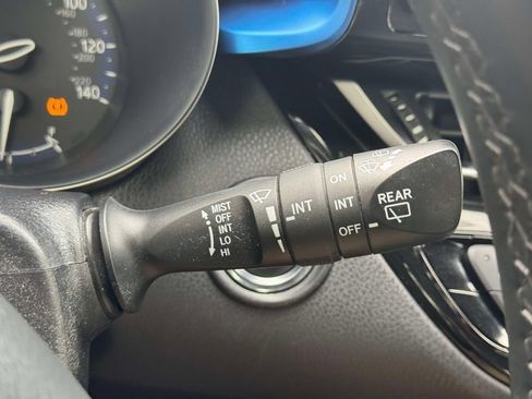 Used 2019 Toyota C-HR XLE FWD image 21