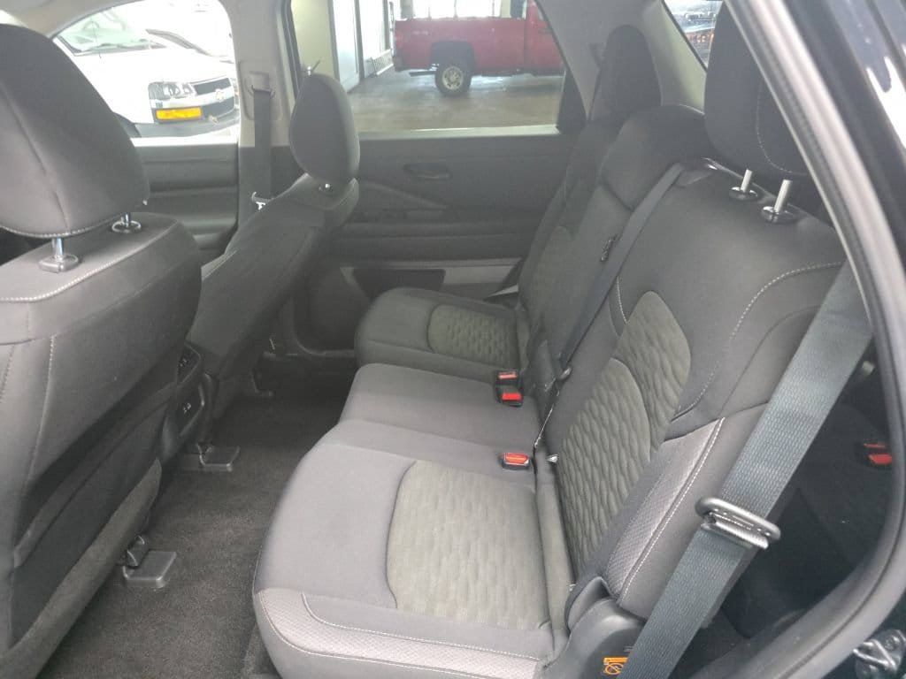 Used 2025 Nissan Pathfinder SV FWD image 20