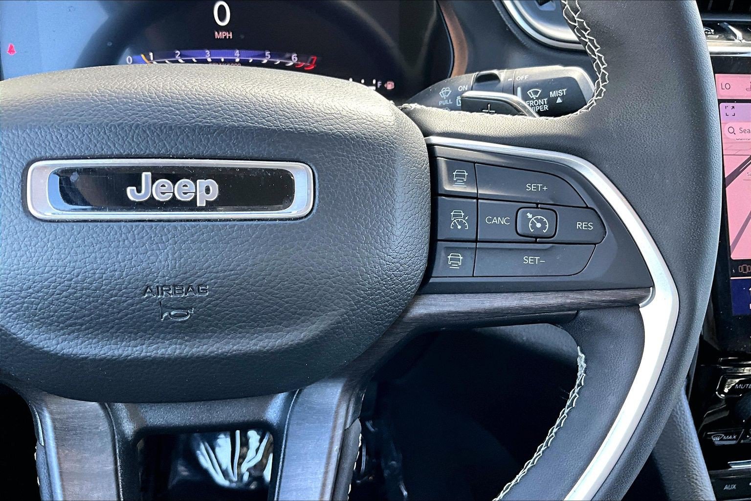 Used 2023 Jeep Grand Cherokee L Limited RWD image 19