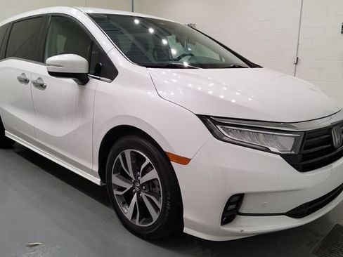 Used 2023 Honda Odyssey Touring image 1