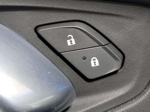 Used 2022 Chevrolet Camaro LT w/ Technology Package image 24