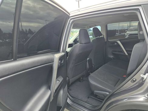 Used 2016 Toyota RAV4 XLE image 15