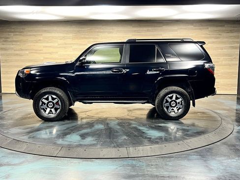 Used 2022 Toyota 4Runner TRD Off-Road Premium AWD/4WD image 12