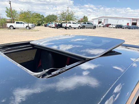 Used 2021 Chevrolet Camaro ZL1 RWD image 23
