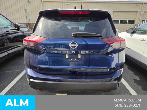 Used 2025 Nissan Rogue SV FWD image 8