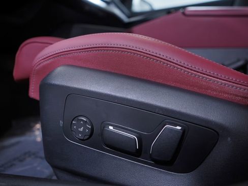 Used 2024 BMW i5 eDrive40i w/ M Sport Package image 17