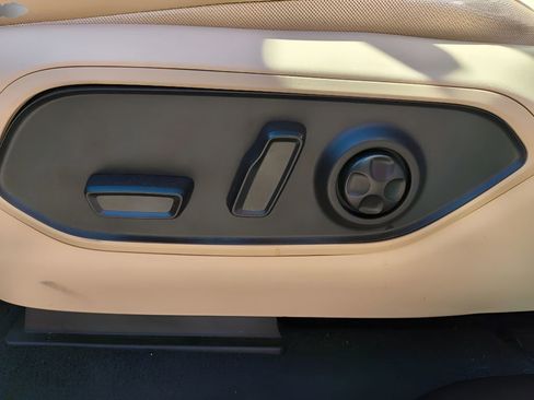 Used 2024 Jeep Grand Cherokee L Limited w/ Black Appearance Package image 15