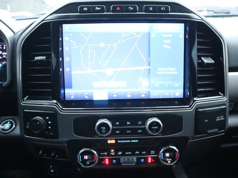 Used 2022 Ford F350 Platinum image 11