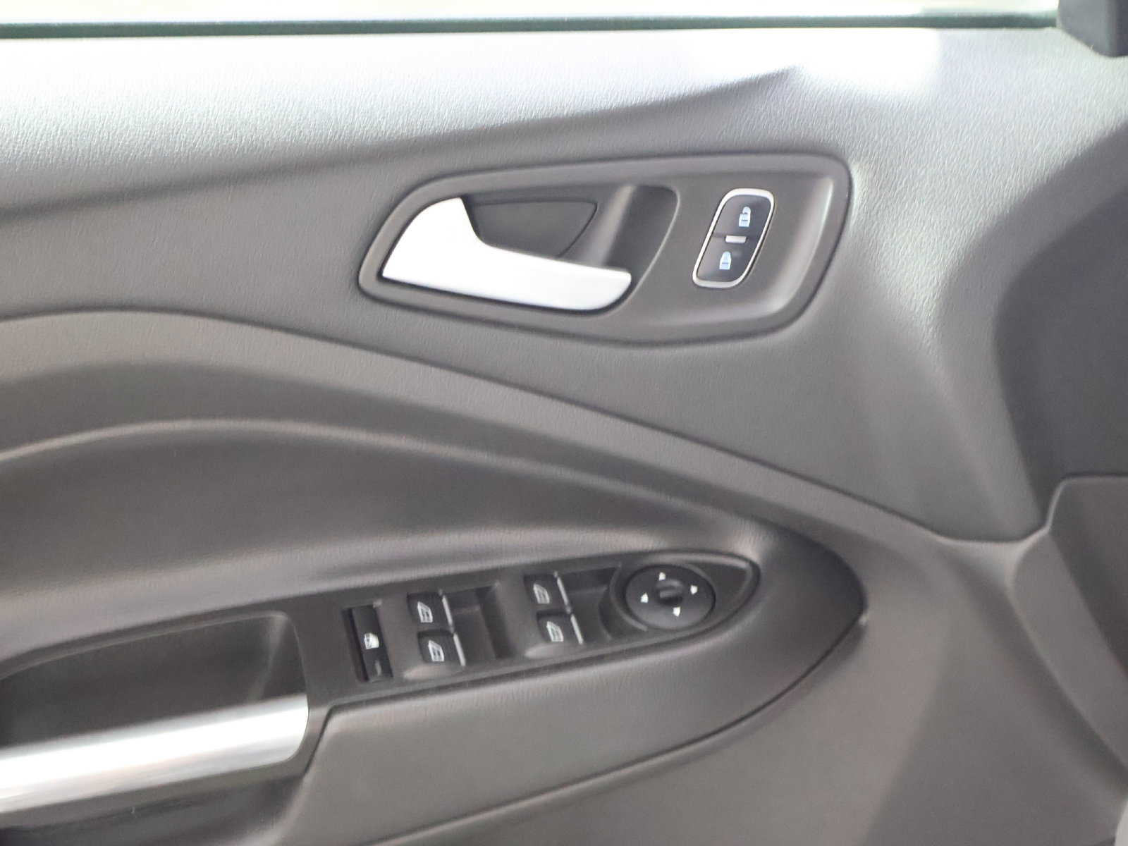 Used 2017 Ford Escape SE w/ Equipment Group 201A AWD/4WD image 19