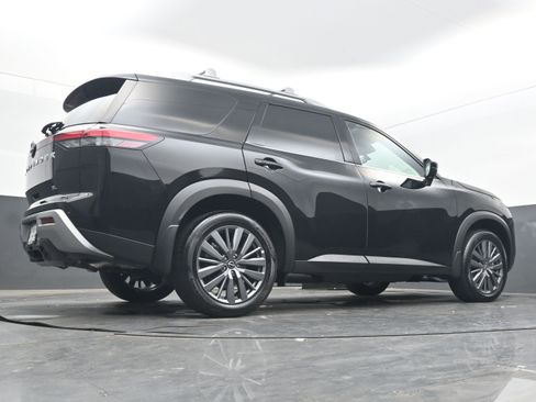 Used 2025 Nissan Pathfinder SL w/ SL Premium Package image 26