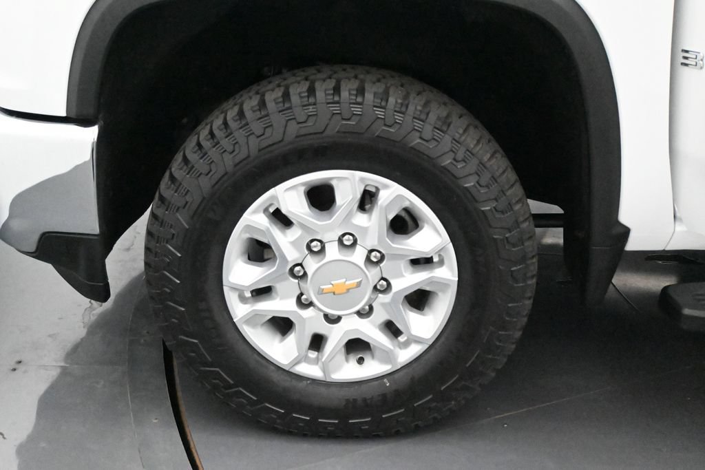 Used 2022 Chevrolet Silverado 3500 LT w/ Convenience Package AWD/4WD image 8
