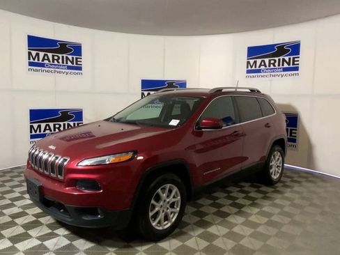Used 2017 Jeep Cherokee Latitude w/ True North Edition AWD/4WD image 6