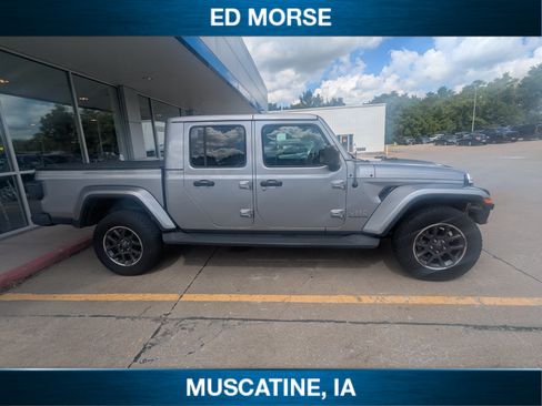 Used 2020 Jeep Gladiator Overland AWD/4WD image 4