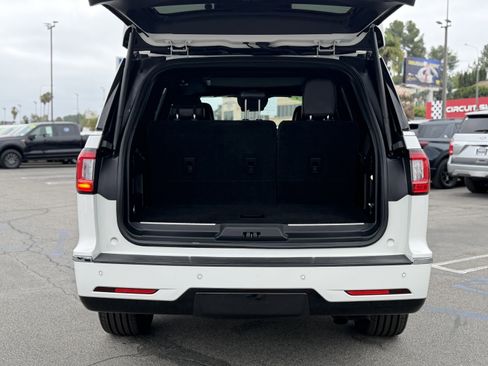 Used 2021 Lincoln Navigator Reserve RWD image 9