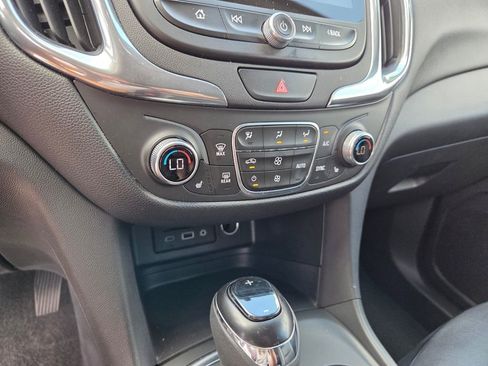 Used 2020 Chevrolet Equinox LT image 25