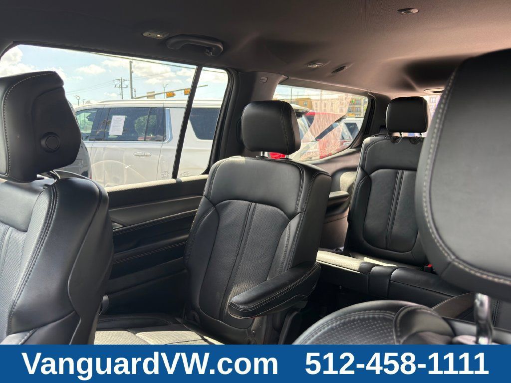 Used 2025 Jeep Wagoneer Series II RWD image 13