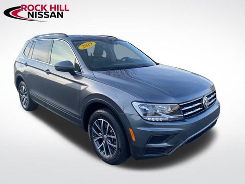 Used 2019 Volkswagen Tiguan SE w/ Panoramic Sunroof Package image 1