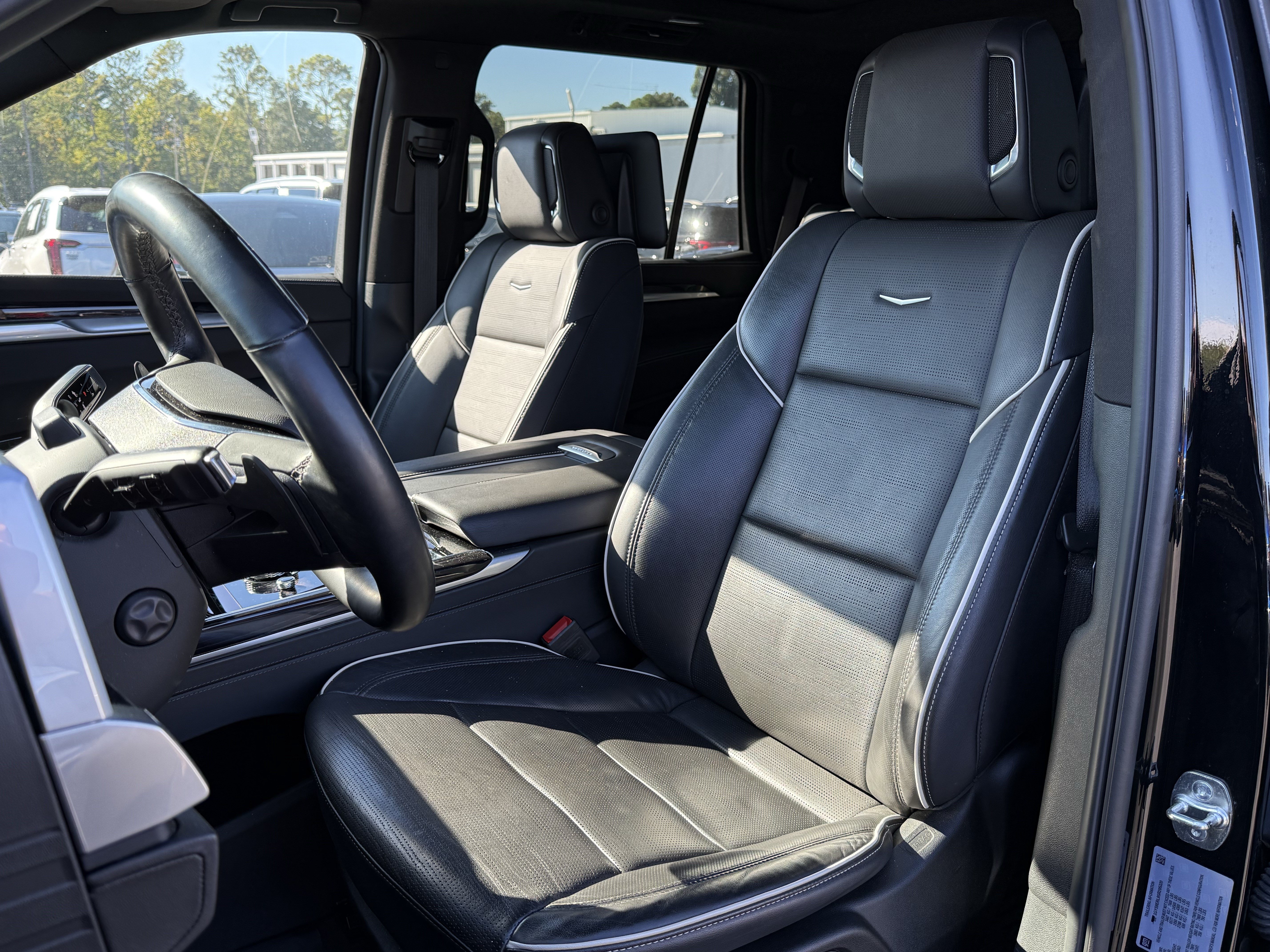 Used 2025 Cadillac Escalade Sport w/ LPO, ONYX Package AWD/4WD image 7