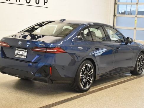 New 2027 BMW 530i xDrive w/ M Sport Package AWD/4WD image 4