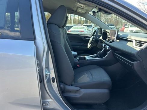 Used 2024 Toyota RAV4 XLE image 17