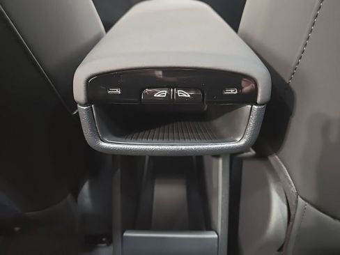 New 2026 Volvo EX30 Ultra w/ Protection Package Premier image 18