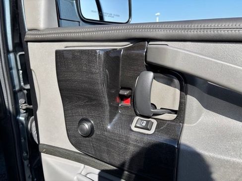 Used 2017 GMC Savana 2500 Extended RWD image 20