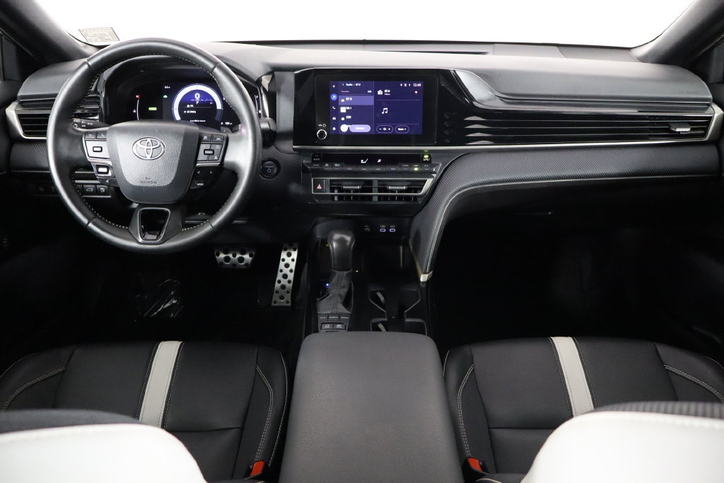 Used 2025 Toyota Camry SE FWD image 13