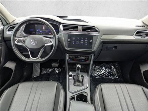 Used 2022 Volkswagen Tiguan SE FWD image 17