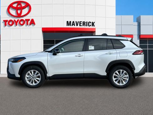 New 2026 Toyota Corolla Cross LE FWD image 2