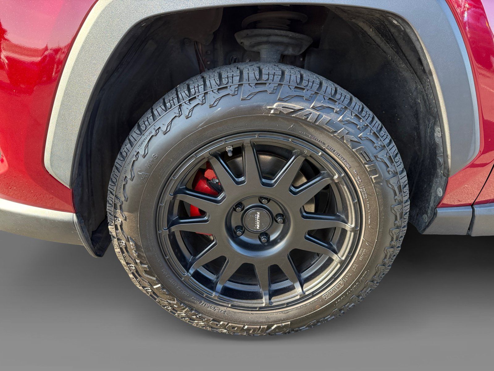 Used 2019 Toyota RAV4 LE w/ Carpet Mat Package FWD image 9