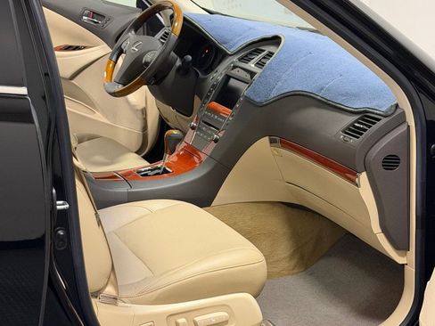 Used 2010 Lexus ES 350 w/ Preferred Accessory Package FWD image 11