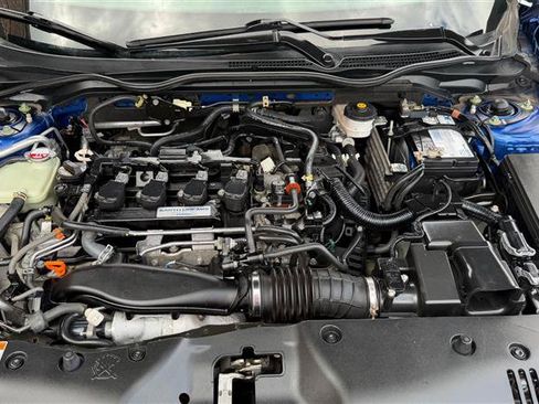 Used 2018 Honda Civic Sport image 10