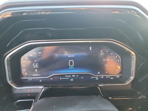 Used 2023 Chevrolet Silverado 1500 High Country w/ Technology Package image 28