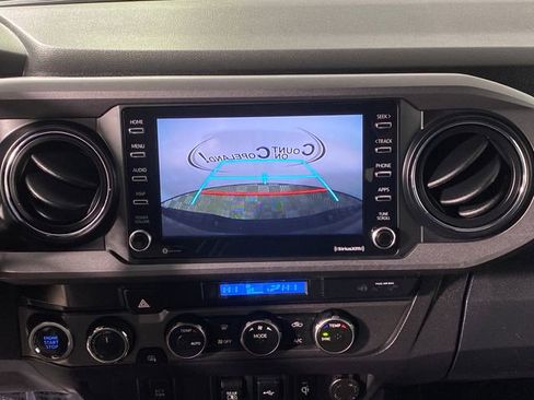 Certified 2023 Toyota Tacoma TRD Off-Road AWD/4WD image 15