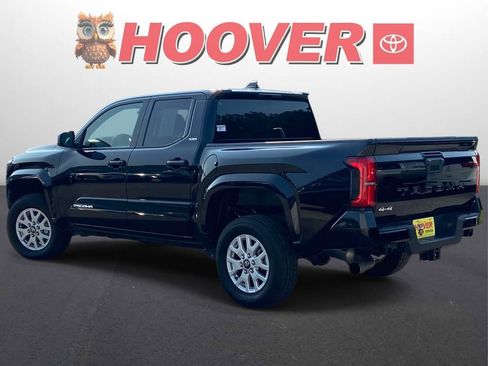 Used 2024 Toyota Tacoma SR5 AWD/4WD image 9