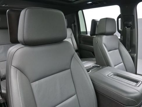 Used 2024 Chevrolet Suburban Z71 w/ Off-Road Capability Package AWD/4WD image 30