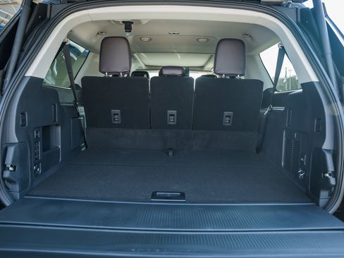 New 2026 Ford Expedition Max Platinum image 11