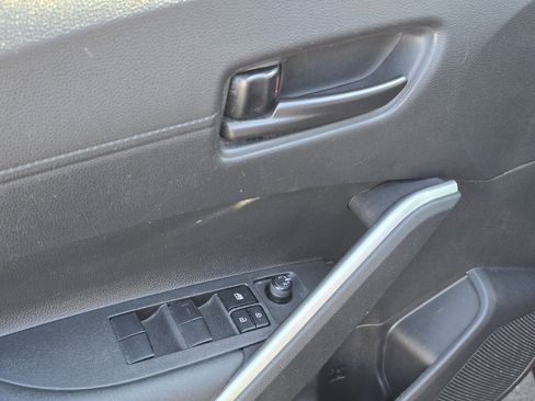 Used 2022 Toyota Corolla Cross LE image 29