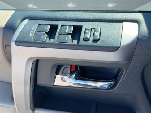 Used 2015 Toyota 4Runner Limited image 11