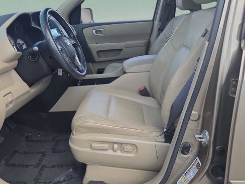Used 2010 Honda Pilot Touring image 9