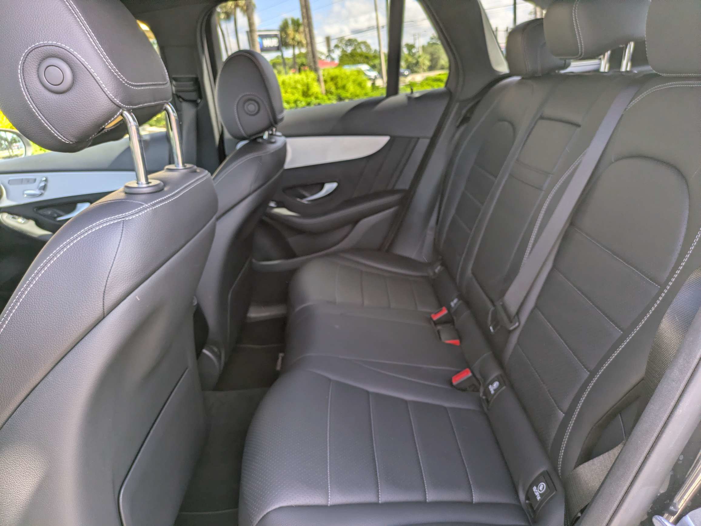 Used 2022 Mercedes-Benz GLC 300 image 11