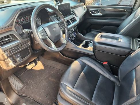 Used 2021 Chevrolet Tahoe Z71 w/ Luxury Package AWD/4WD image 7