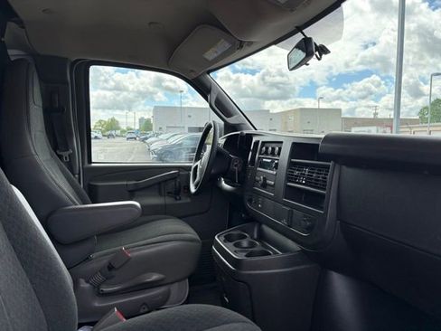 Used 2024 GMC Savana 2500 w/ Driver Convenience Package RWD image 21