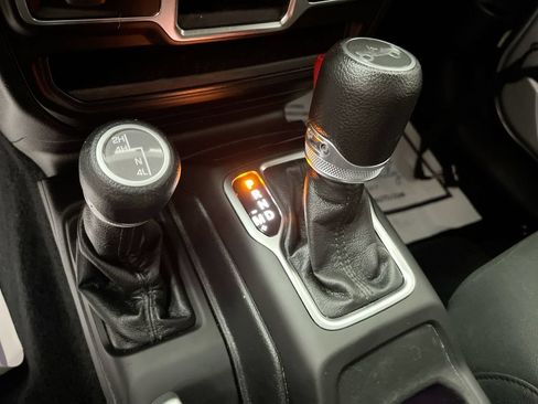 Used 2020 Jeep Wrangler Unlimited Sport AWD/4WD image 23