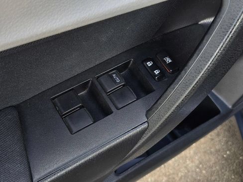 Used 2015 Toyota Corolla LE FWD image 12