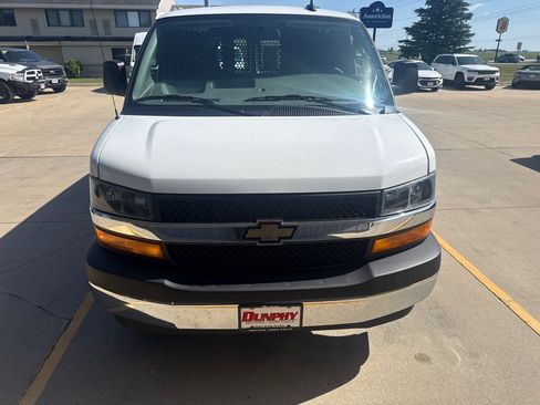 Used 2025 Chevrolet Express 2500 w/ Driver Convenience Package RWD image 8
