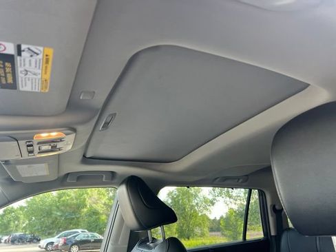 Used 2021 Toyota Highlander Limited AWD/4WD image 17